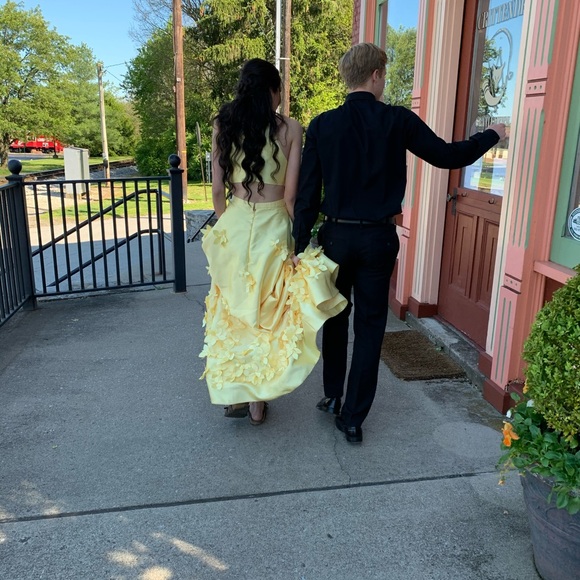 Yellow Size 2 Sherri Hill Prom/Hoco dress - Picture 6 of 7